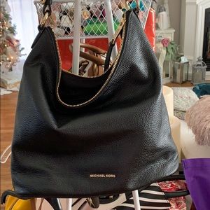 MICHAEL KORS BLACK PEBBLED HOBO
